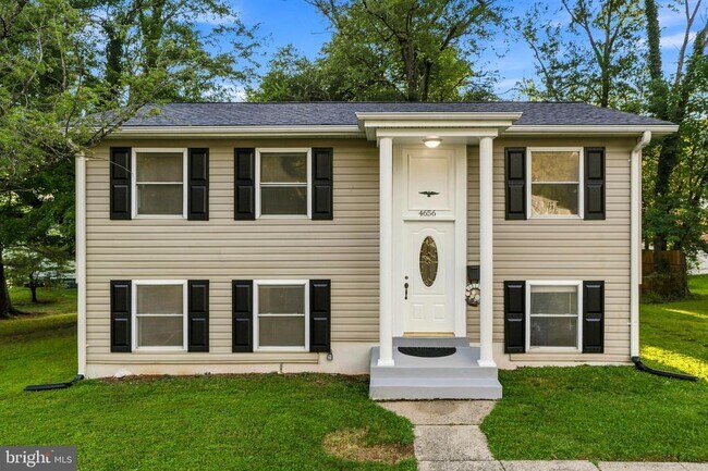 Building Photo - 4656 Evansdale Rd
