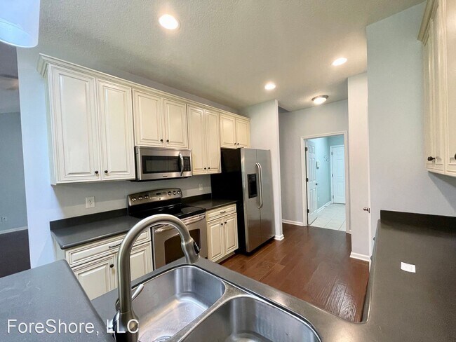 Building Photo - 3 br, 2 bath House - 16 Wyndham Dr.