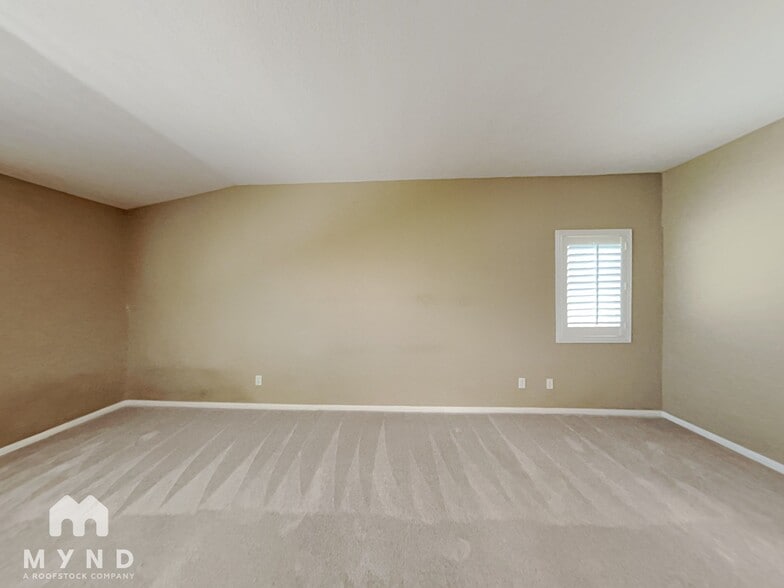Building Photo - 2728 La Porte Ct