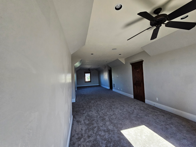 Building Photo - 738 Deer Hollow Rd
