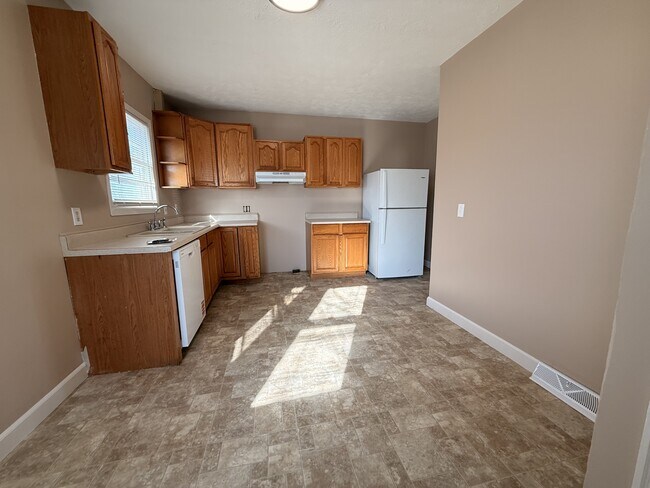 Building Photo - 3908 N 55th St