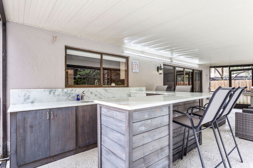 Building Photo - 6010 Soaring Ave