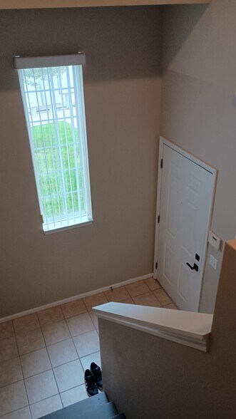 Building Photo - 2256 Monarch Dr