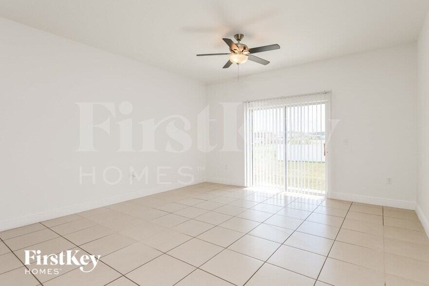 Building Photo - 1133 N Platte Ln