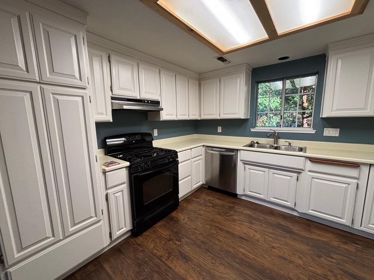 Building Photo - 3181 Hanson Hollow Rd