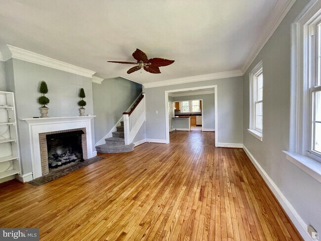 Building Photo - 217 West Ave