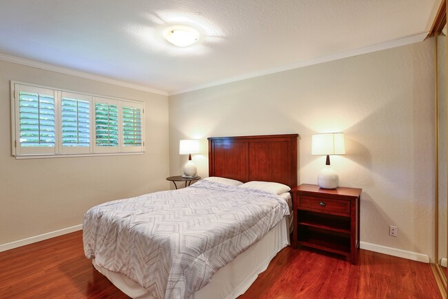 Building Photo - SAN JOSE -  Fully Furnished Ranch Style 4 ...