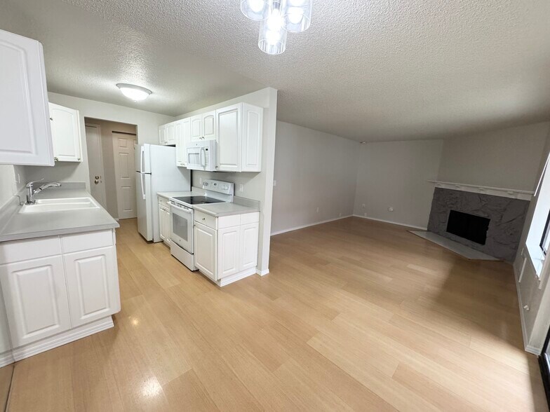 Building Photo - 15705 NE 18th St