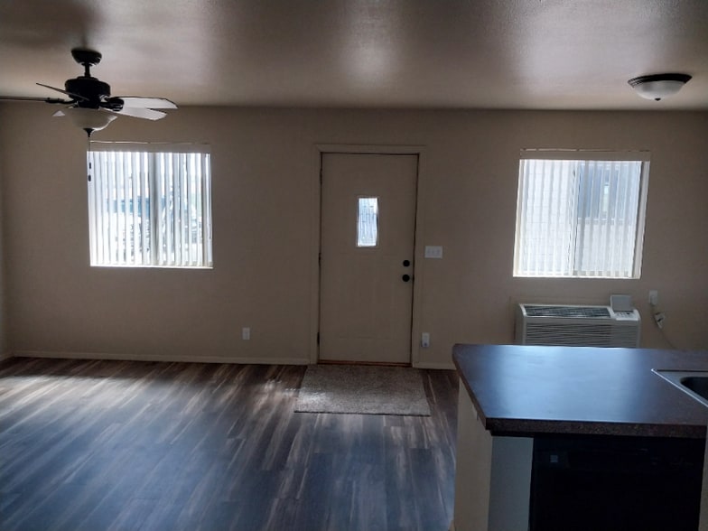 Building Photo - 207 4th St SW