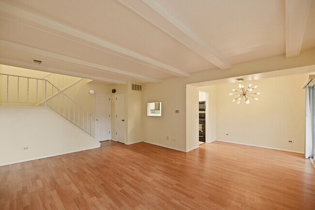 Building Photo - $1,645.95, 2 bed, 1.5 bath, located in Lakewood with Washer and Dryer