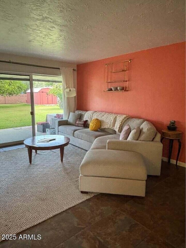 Building Photo - 4105 E Lewis Ave