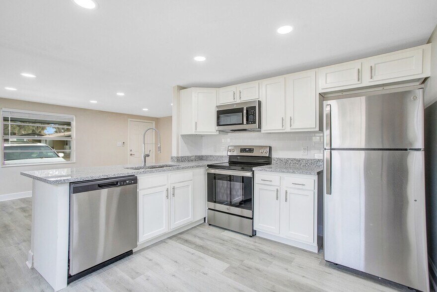 The Morton Apartments 501 W Ball St Plant City FL 33563 Apartment