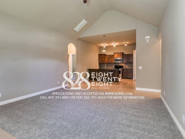 Building Photo - Roommates Not Working Out? 4 Bed/2 Bath Home Near OU Campus Available NOW! (Not Preleasing for 2027)
