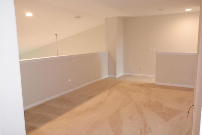 Building Photo - 91 Redondo Dr