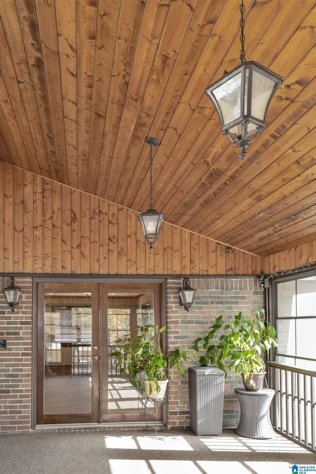 Building Photo - 1524 Highland Dr