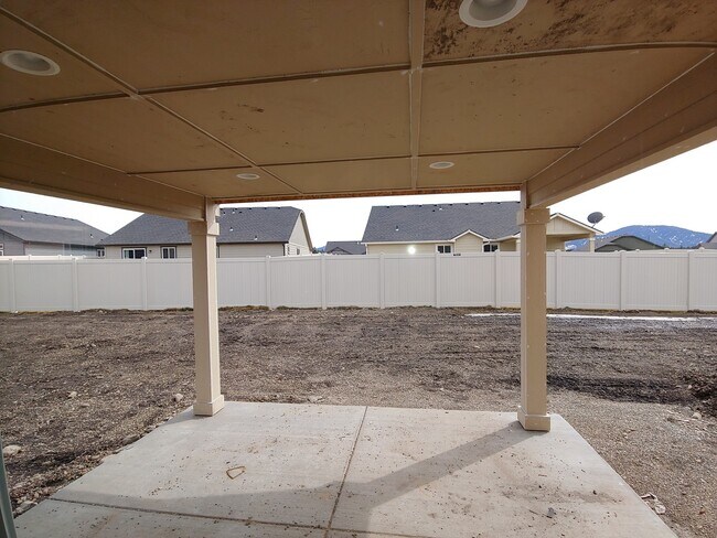 Building Photo - Beautiful North Hayden Neighborhood, Landscaping included!