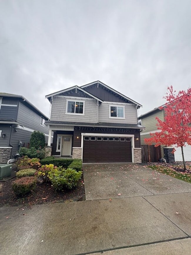 Building Photo - Beautiful 4-bedroom 2.5 bath home