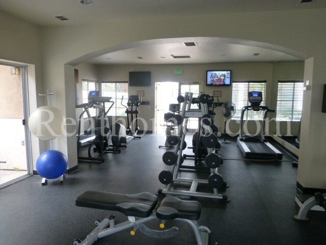 Building Photo - Mission Valley, 2220 Camino De La Reina #213 - Great Location Close to All!