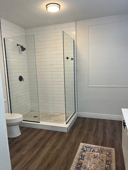 Master Bathroom - 2765 Via Cipriani St