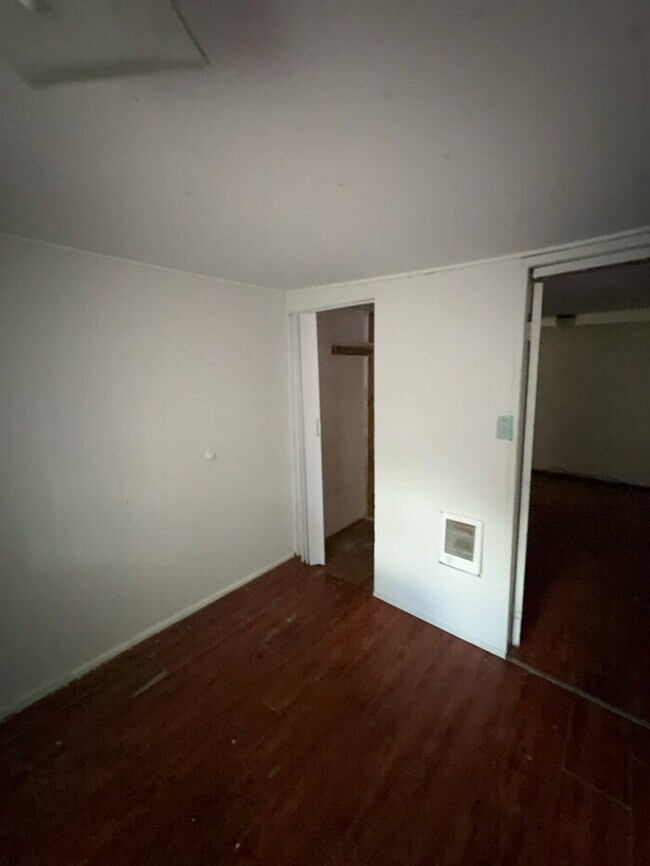 Building Photo - 2 Bedroom 1 Bathroom house in Laurens