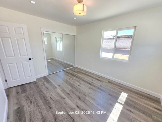 Building Photo - 858 N Darfield Ave