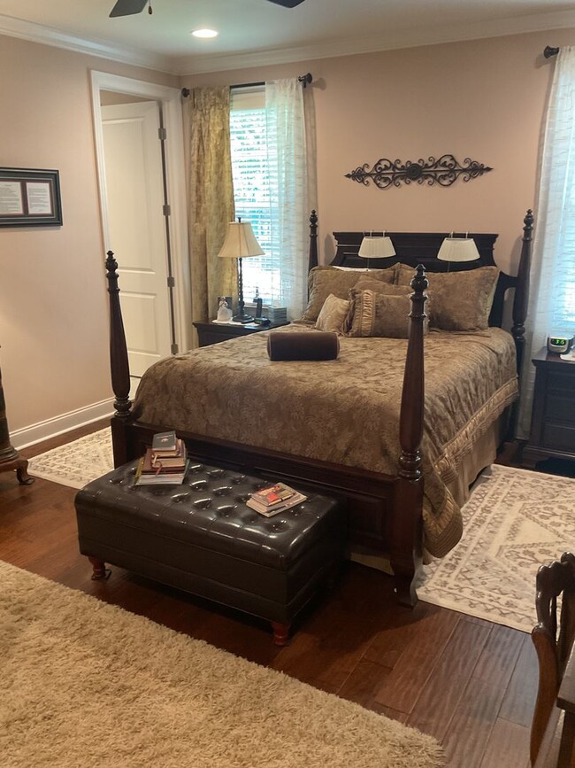 Building Photo - 4BR!! RARE opportunity to RENT at The Stab...