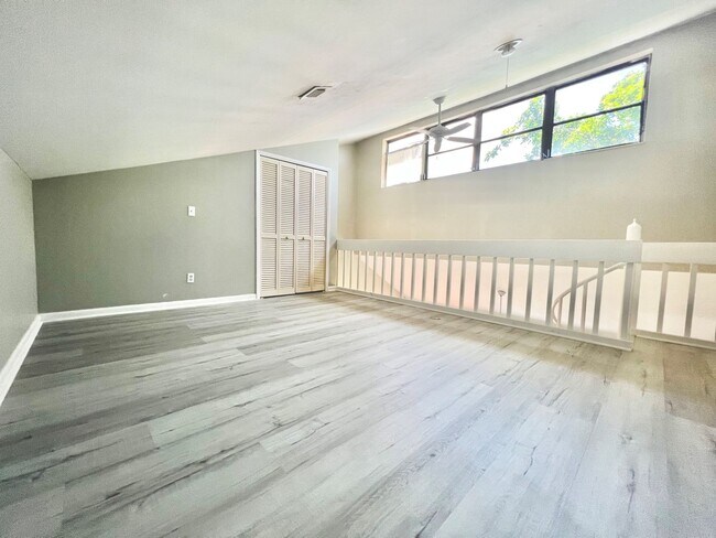 Building Photo - 8805 Lateen Ln