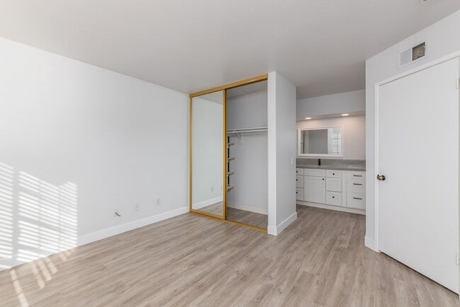 Building Photo - 6908 Quiet Cove Dr