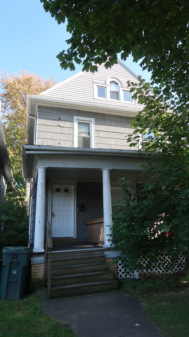 Building Photo - 372 Alexander St