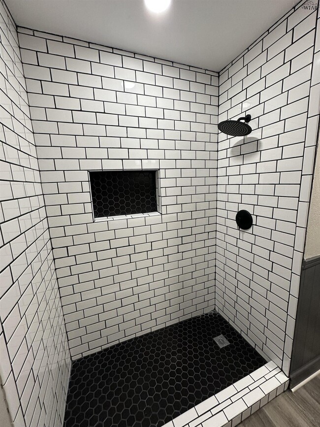 Building Photo - 2805 Ecleto Blvd