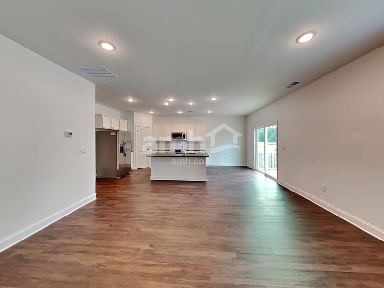 Building Photo - 163 Pecan Dr