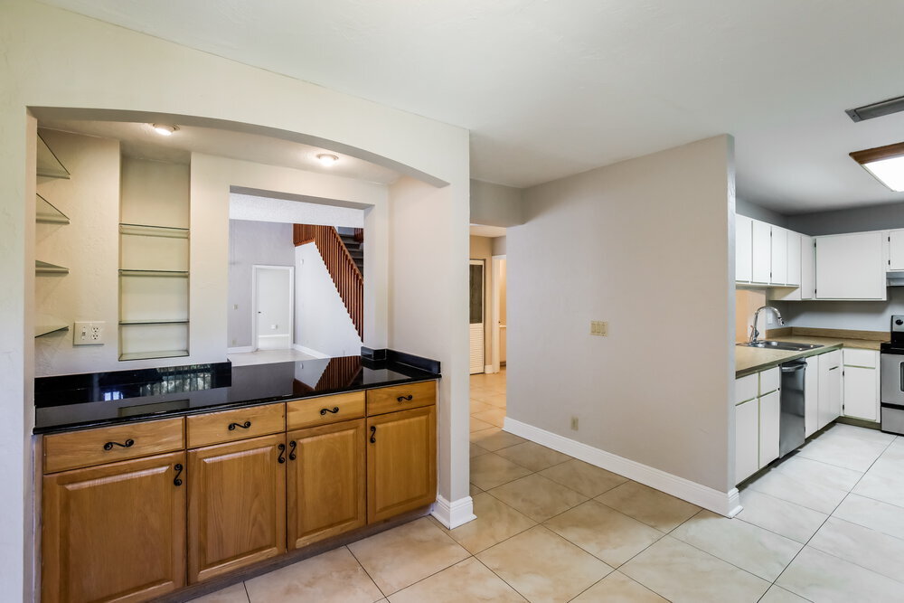 Building Photo - 578 Lakeside Cir