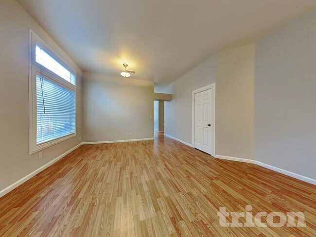 Building Photo - 1436 Northwood Dr