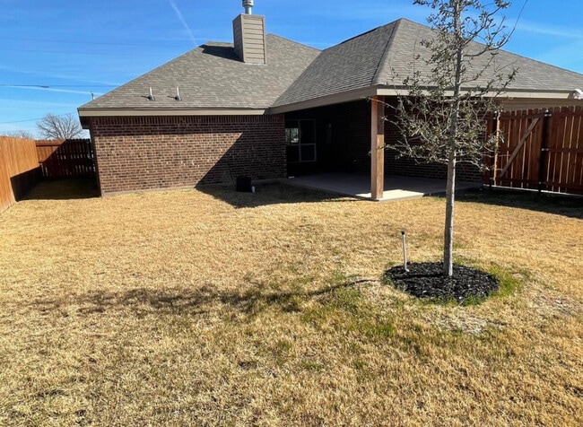 Building Photo - 1917 S Concho Dr