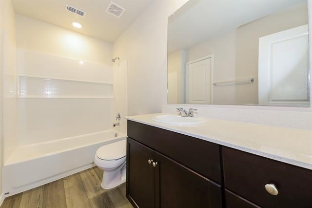 Building Photo - 2311 Alcantara Ave