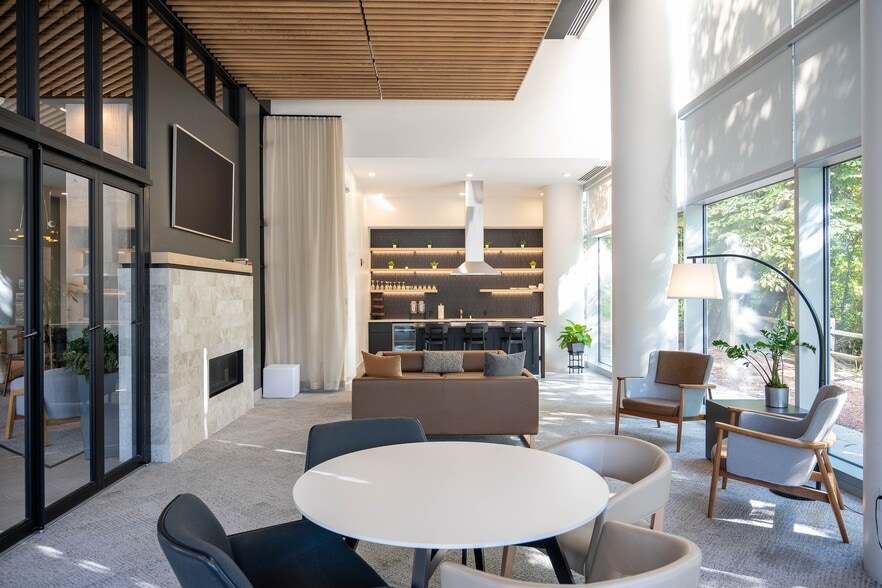 Clubroom - Park Lafayette Towers