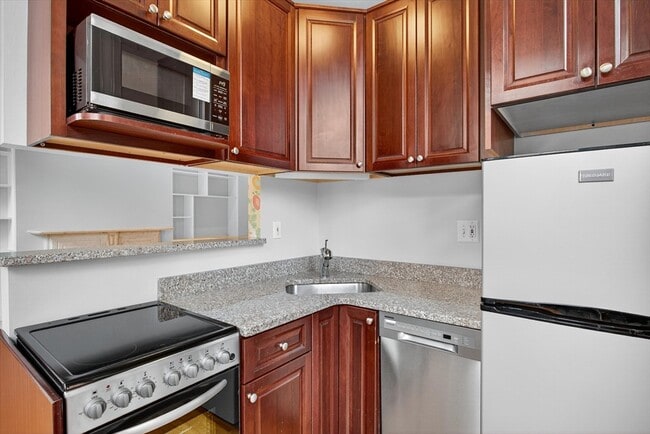 Building Photo - 20 Harvard St