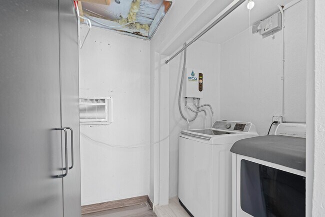 Building Photo - 3705 NE 16th Ave