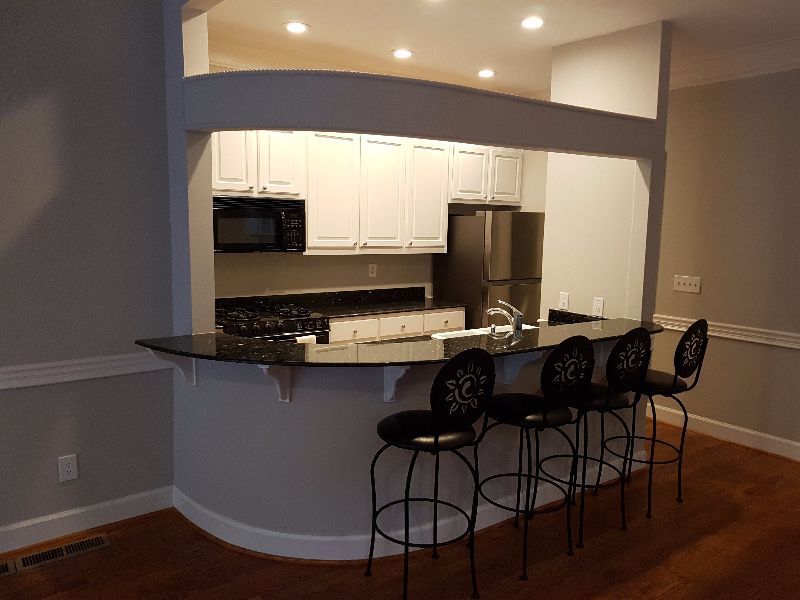 Building Photo - 336 5th St NE