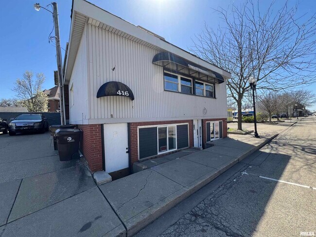 Building Photo - 416 W Main St