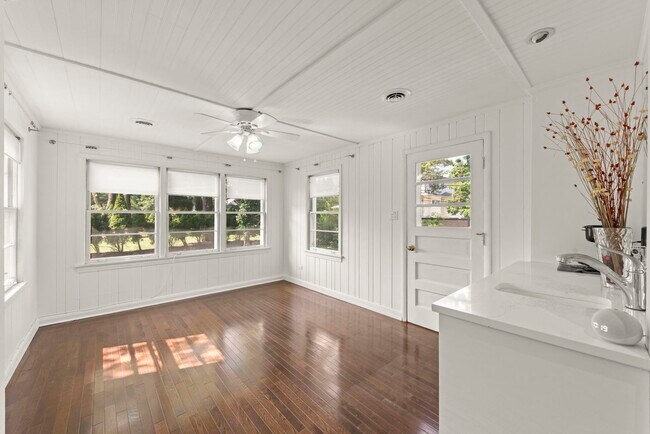 Building Photo - 354 Indian Dr