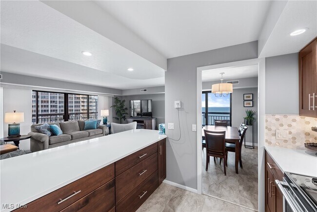 Building Photo - 12550 Lake Ave