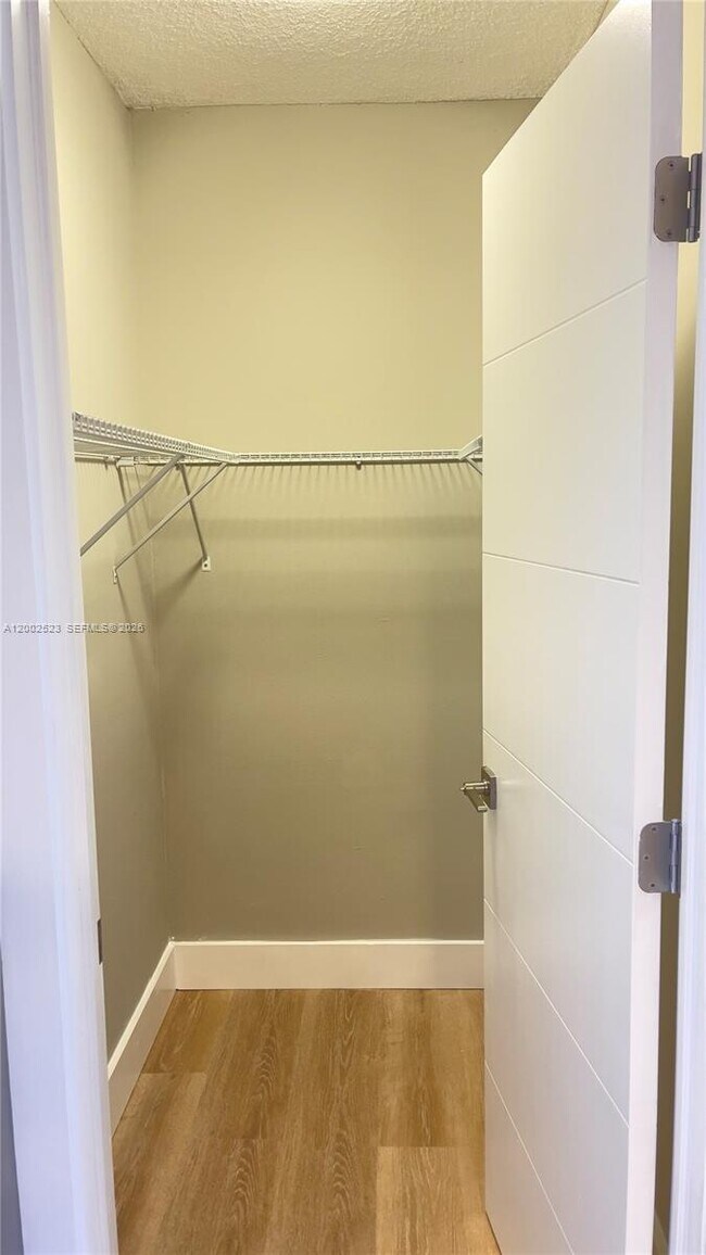 Building Photo - 200 S Birch Rd