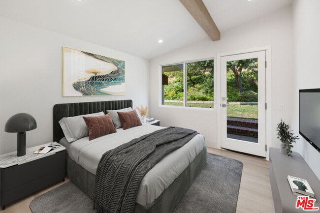 Building Photo - 1190 Bienveneda Ave