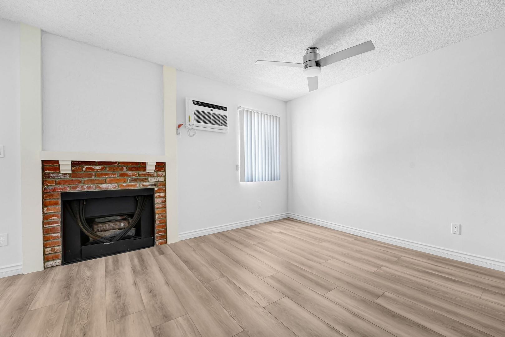 Building Photo - 3415 McLaughlin Ave