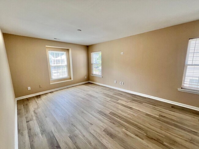 Building Photo - 2829 Roundleaf Ct
