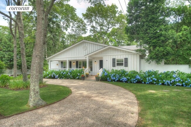 Building Photo - 96 Wainscott NW Rd