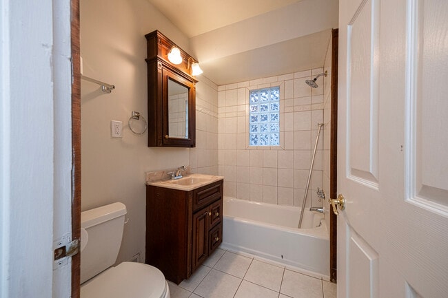 Building Photo - 373 New York Ave