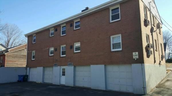 Building Photo - 165 School St