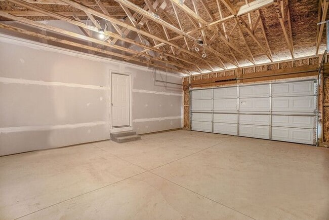 Building Photo - 412 Eastwood Dr